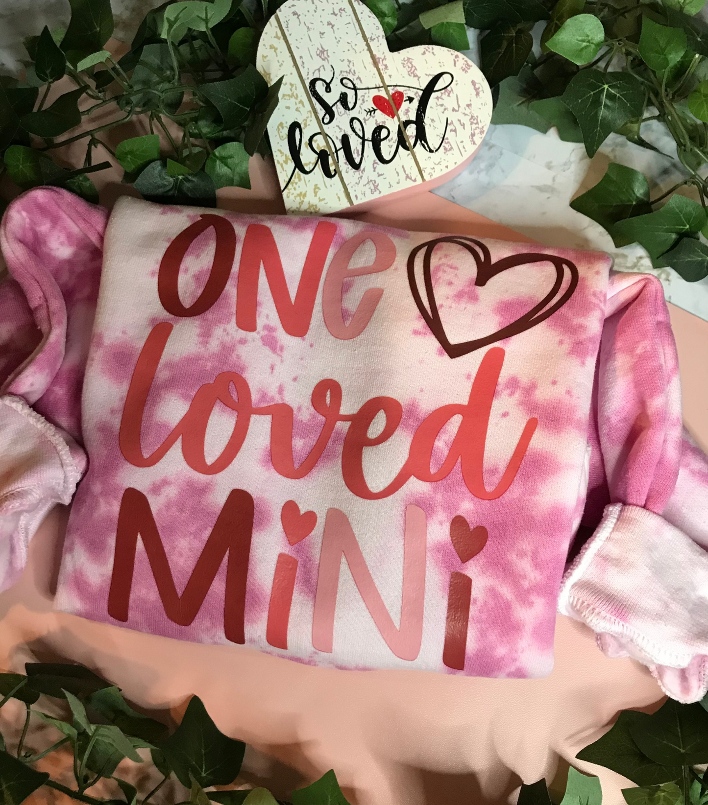 ONE LOVED MAMA/MINI Crewnecks